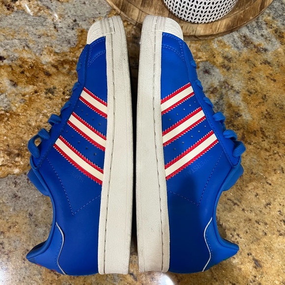 Adidas Superstar size 5.5 - Picture 8 of 9